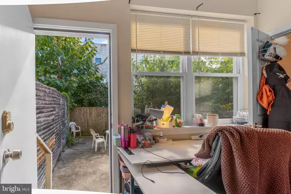 1724 MONUMENT ST #B, Philadelphia, PA 19121