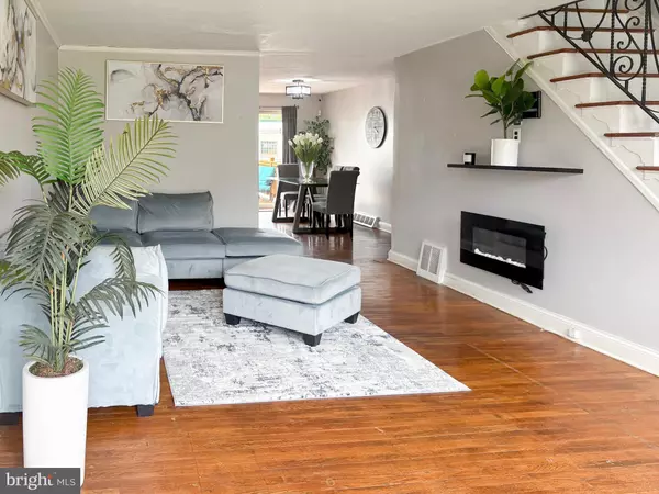 Philadelphia, PA 19151,7661 OVERBROOK AVE