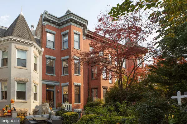 814 MASSACHUSETTS AVE NE, Washington, DC 20002