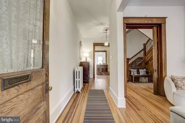 Washington, DC 20002,814 MASSACHUSETTS AVE NE