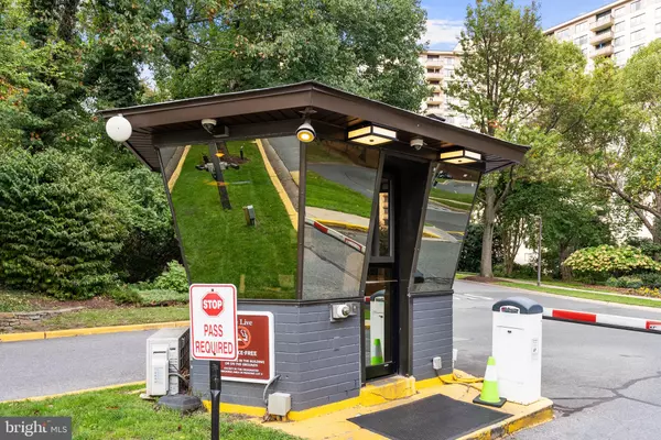 Bethesda, MD 20814,5225 POOKS HILL RD #1527S