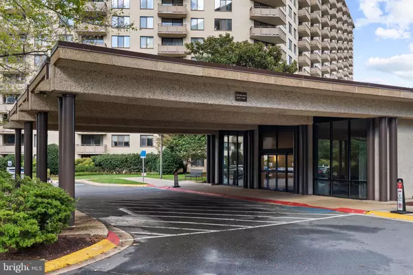 Bethesda, MD 20814,5225 POOKS HILL RD #1527S