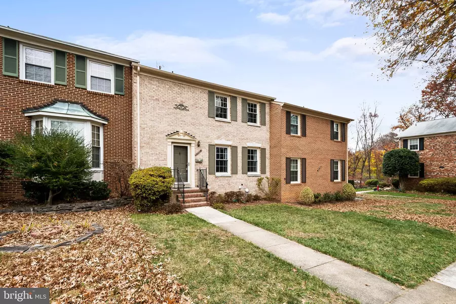 9518 HUNT SQUARE CT, Springfield, VA 22153