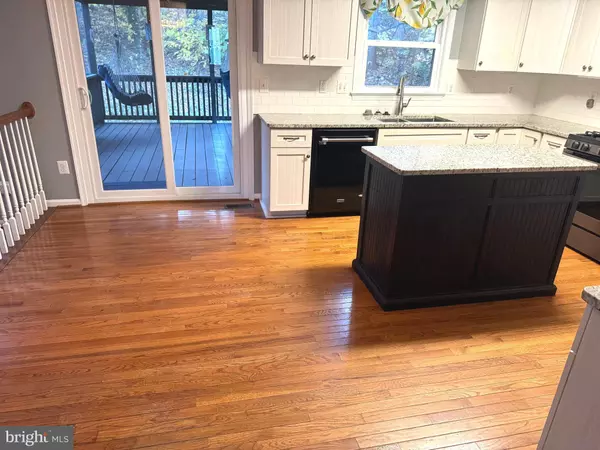 Woodbridge, VA 22191,16068 HAYES LN