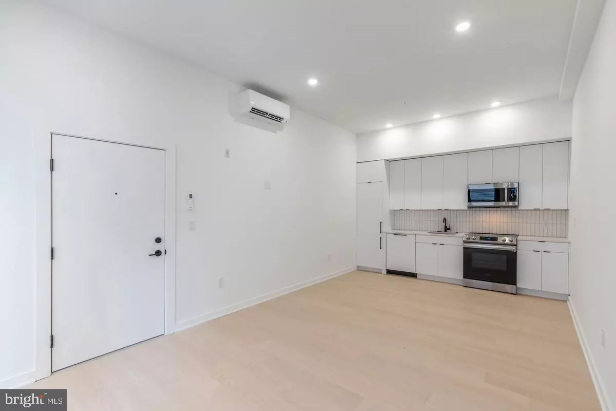 Philadelphia, PA 19125,2414-16 FRANKFORD AVE #2