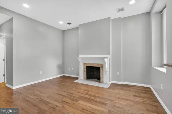 Philadelphia, PA 19104,4420 CHESTNUT ST #2