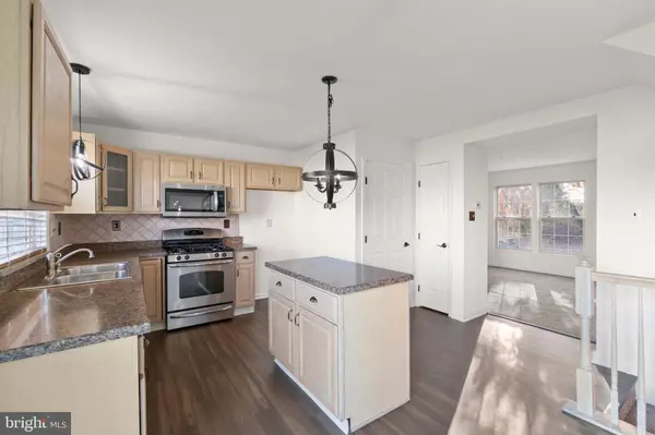 Sicklerville, NJ 08081,19 COACHLIGHT DR