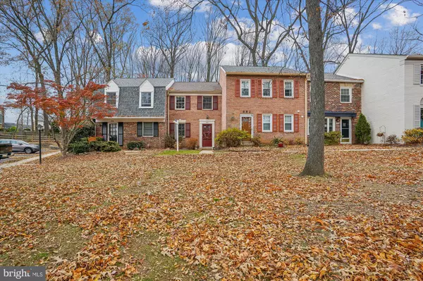 Rockville, MD 20850,880 AZALEA DR #22-880