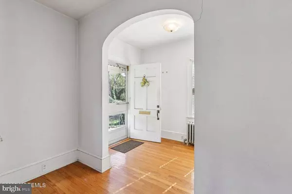 Toms River, NJ 08753,16 DICKINSON AVE