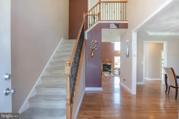 Hamilton, NJ 08619,319 CYPRESS LN