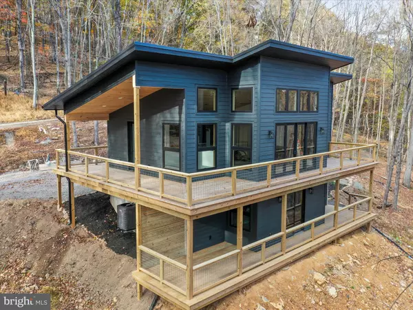 Lost City, WV 26810,933 TIMBERLINE DRIVE