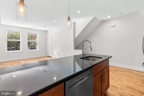 Philadelphia, PA 19130,1607 BROWN ST #1