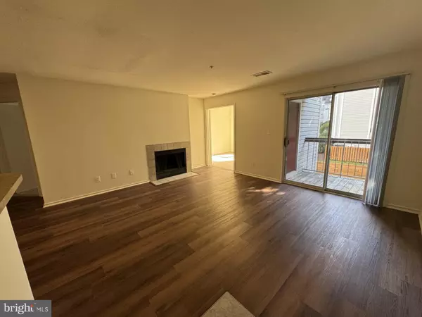 Gaithersburg, MD 20879,9900 BOYSENBERRY WAY #270-6