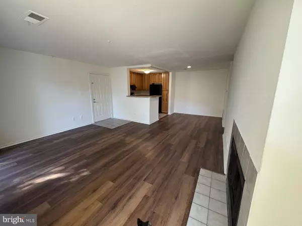 Gaithersburg, MD 20879,9900 BOYSENBERRY WAY #270-6