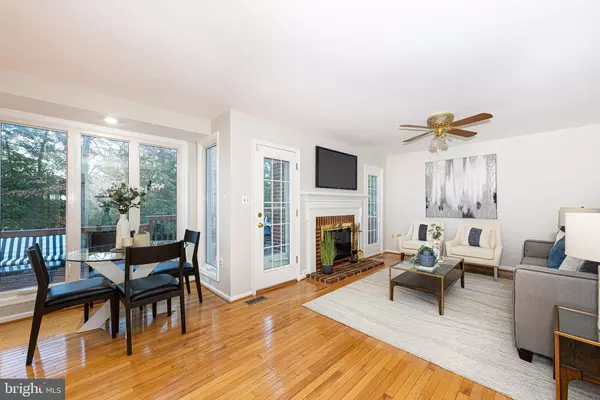 Fairfax Station, VA 22039,9596 OAKINGTON DR