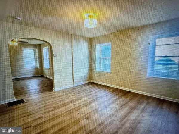 Beverly, NJ 08010,617 3RD ST