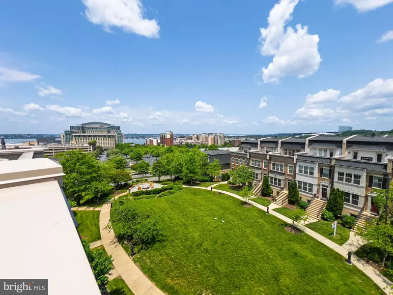 510 OVERLOOK PARK DR #32, Oxon Hill, MD 20745
