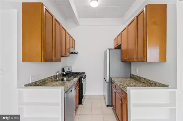 Annandale, VA 22003,4317 AMERICANA DR #203