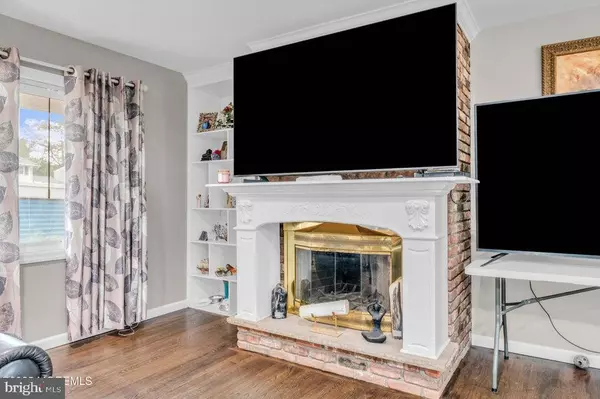 Edison, NJ 08837,25 EILEEN WAY