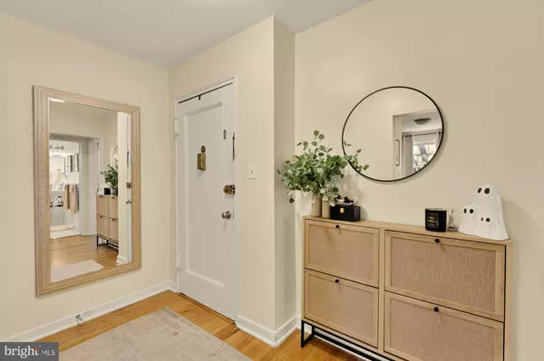 Silver Spring, MD 20910,2208 COLSTON DR #C-302