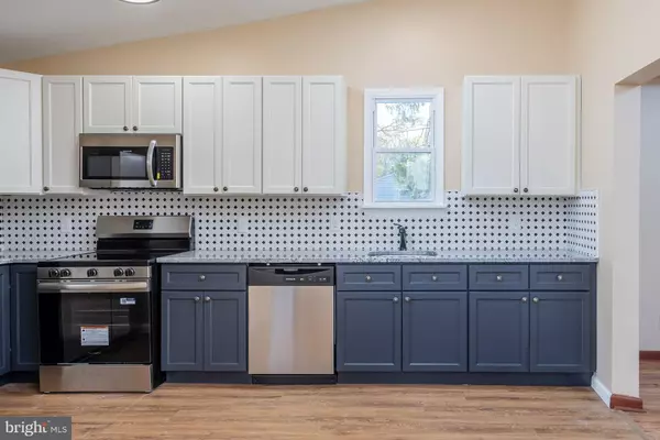 Clayton, NJ 08312,124 W HOWARD ST