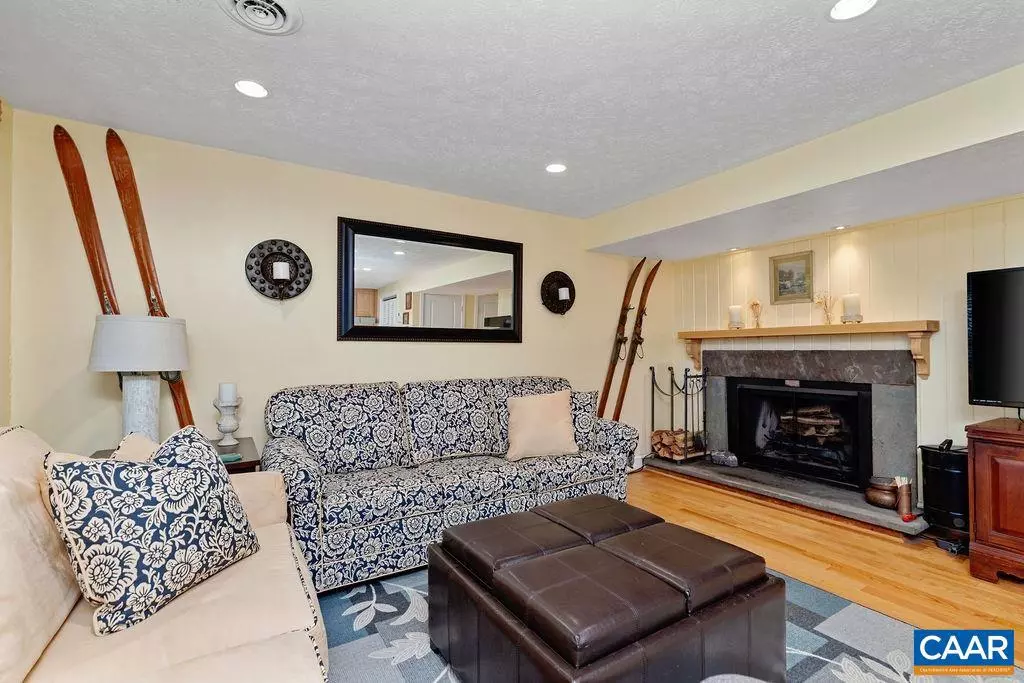 Roseland, VA 22967,411 THREE RIDGES CONDOS