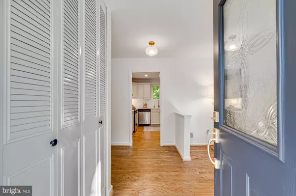 Fairfax, VA 22032,9896 BECKET CT