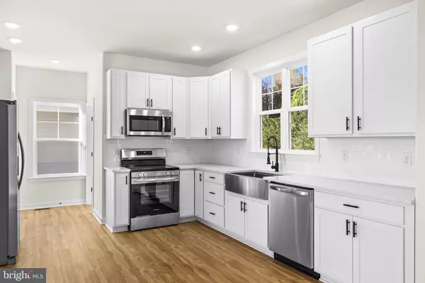 Colonial Beach, VA 22443,715 LAKEVIEW DR