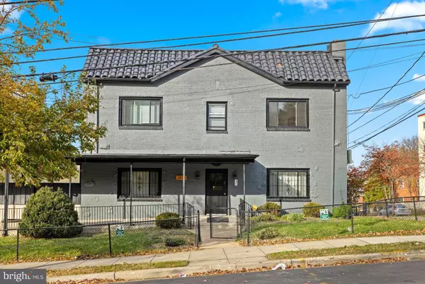 Washington, DC 20020,2834 R ST SE #6