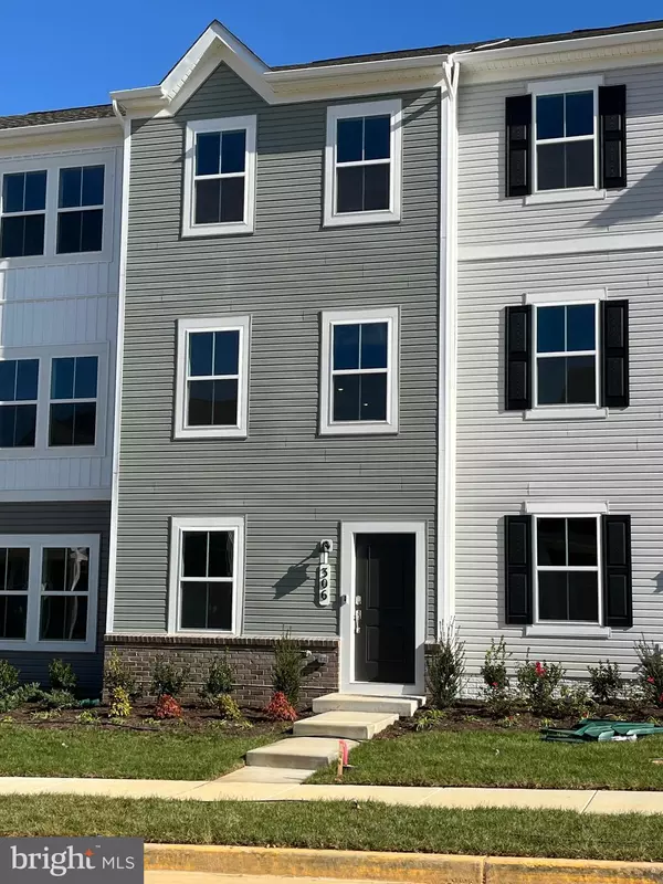 306 WATER COURSE DR, Ranson, WV 25438