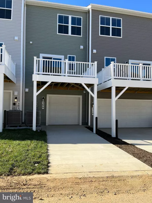 Ranson, WV 25438,306 WATER COURSE DR