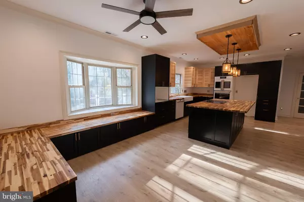 Seaford, DE 19973,9 WOODLAND DR