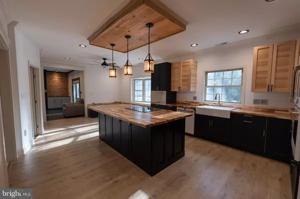 Seaford, DE 19973,9 WOODLAND DR