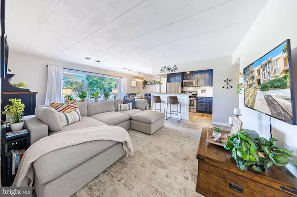 Alexandria, VA 22303,2650 REDCOAT DR #3D