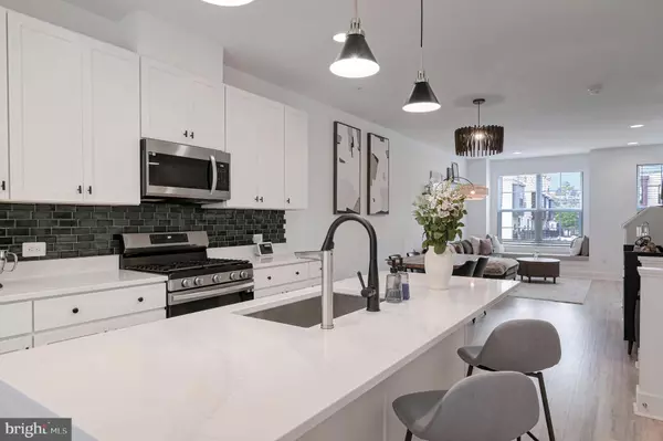 Falls Church, VA 22042,7383 OLD AIRFIELD LN