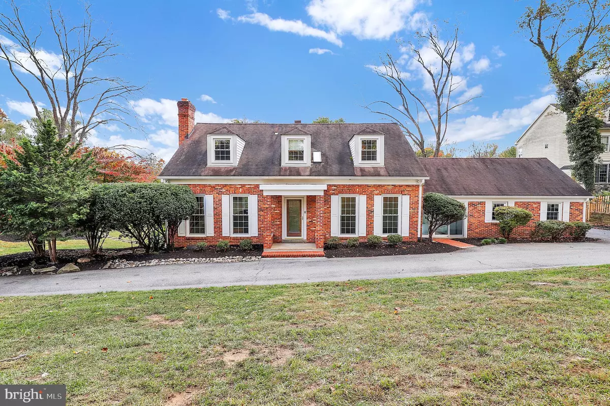 Potomac, MD 20854,9425 FALLS RD