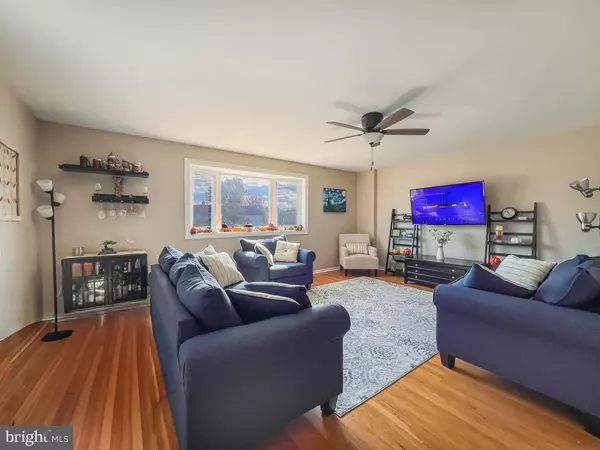 Philadelphia, PA 19116,11722 AUDUBON AVE