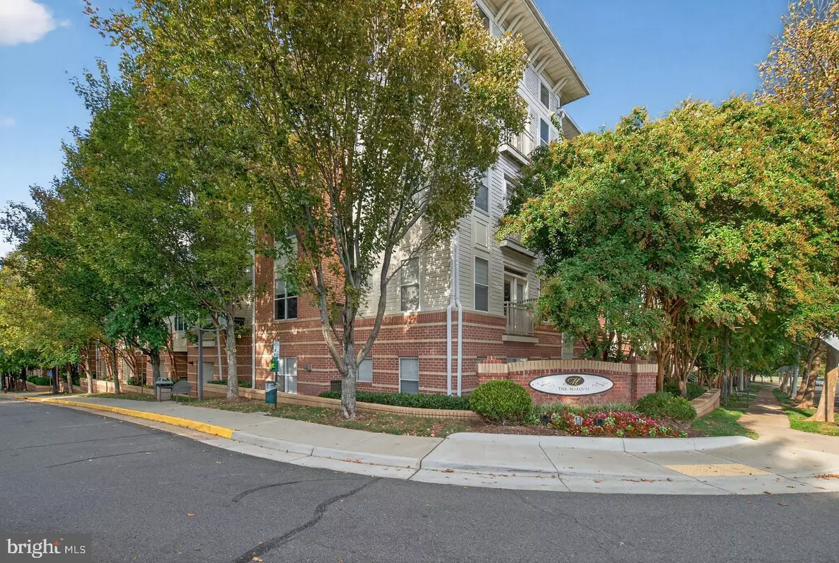 Vienna, VA 22181,9490 VIRGINIA CENTER BLVD #127