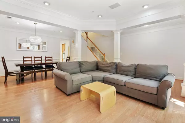 Rockville, MD 20850,557 LONGHORN CRES