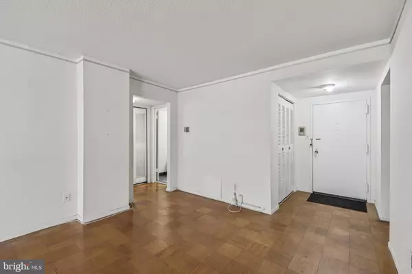 Rockville, MD 20850,4 MONROE ST #4-509