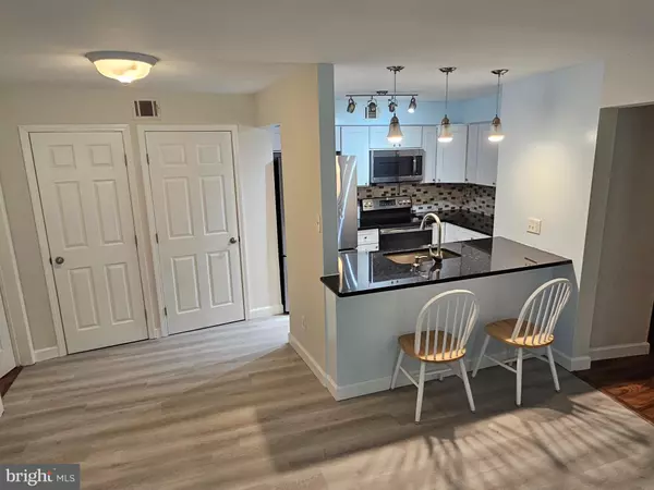 Springfield, VA 22152,5809 ROYAL RIDGE DR #I