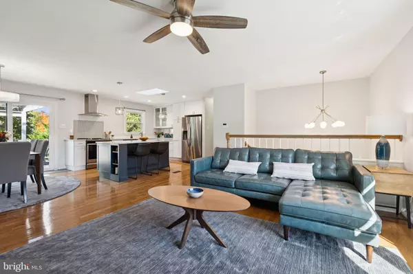 Alexandria, VA 22308,8518 RIVERSIDE RD