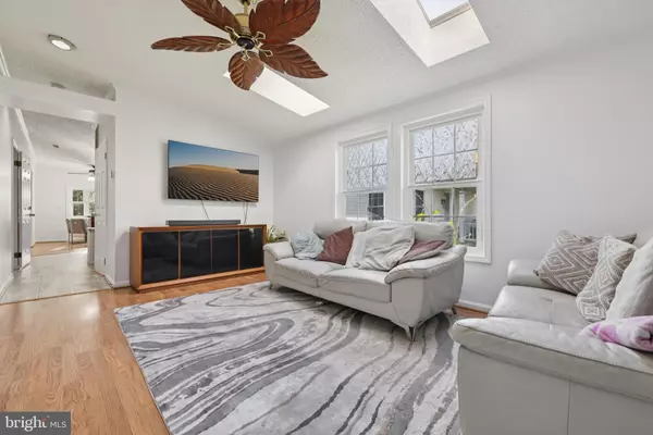 Jessup, MD 20794,8911 JOSEPHS COAT CT