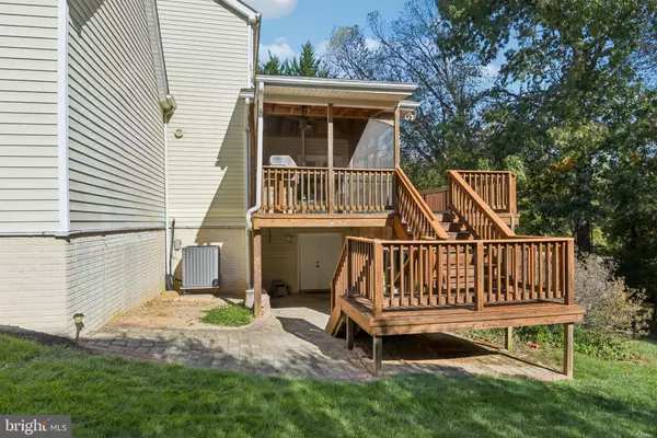 Woodbridge, VA 22193,15111 SNAPPER CT