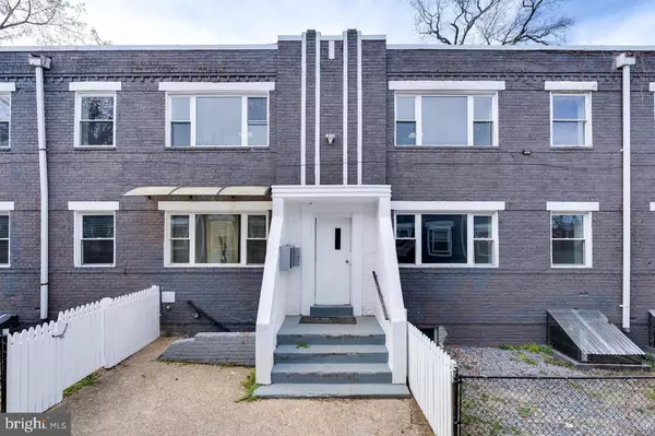 4612 HILLSIDE RD SE #4, Washington, DC 20019