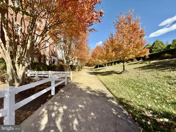 Triangle, VA 22172,4110 POTOMAC HIGHLANDS CIR #5