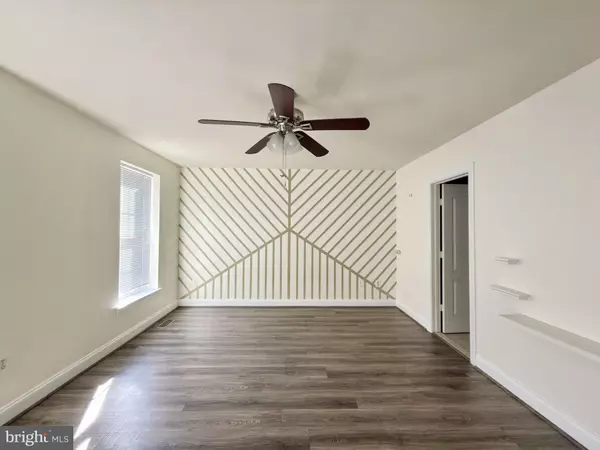 Triangle, VA 22172,4110 POTOMAC HIGHLANDS CIR #5