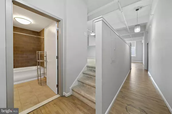 Philadelphia, PA 19107,1228-32 ARCH ST #5B