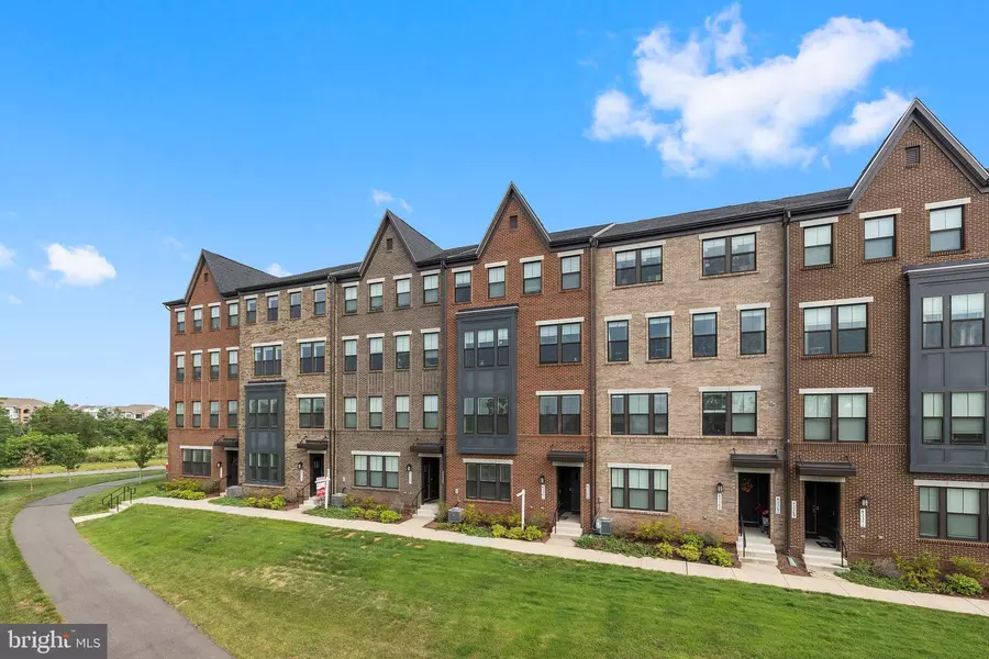 43361 RADFORD DIVIDE TER, Ashburn, VA 20148