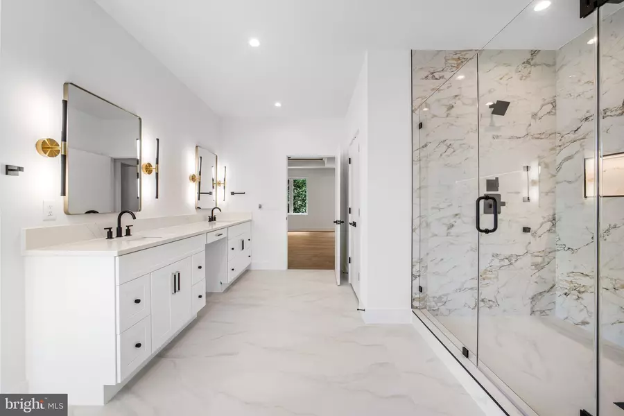 9420 VERNON DR, Great Falls, VA 22066